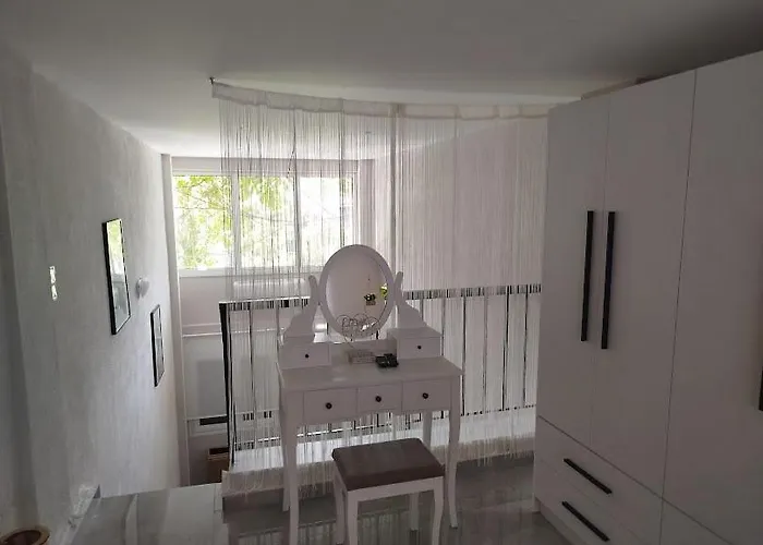 Liana's Stylish House Apartamento